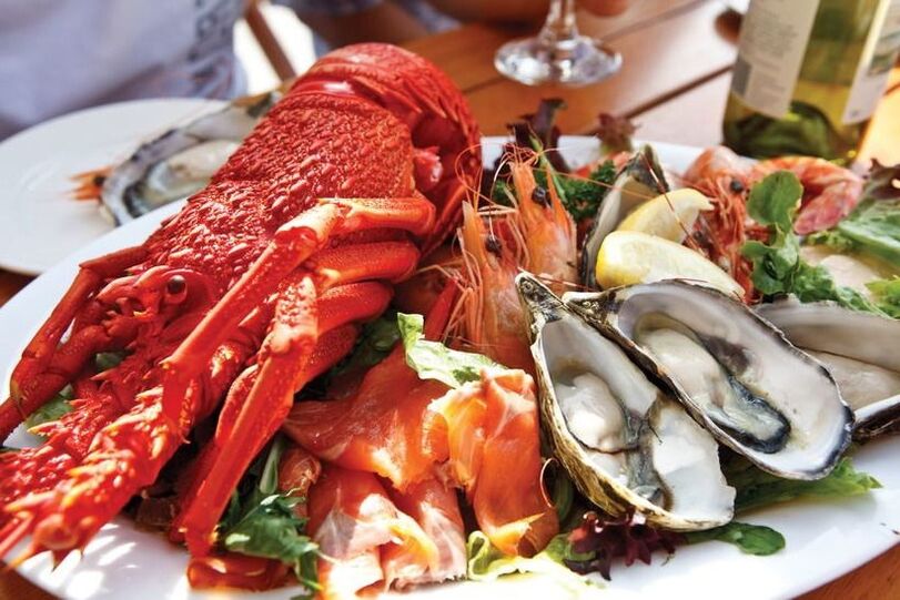Seafood in the diet of men increases strength